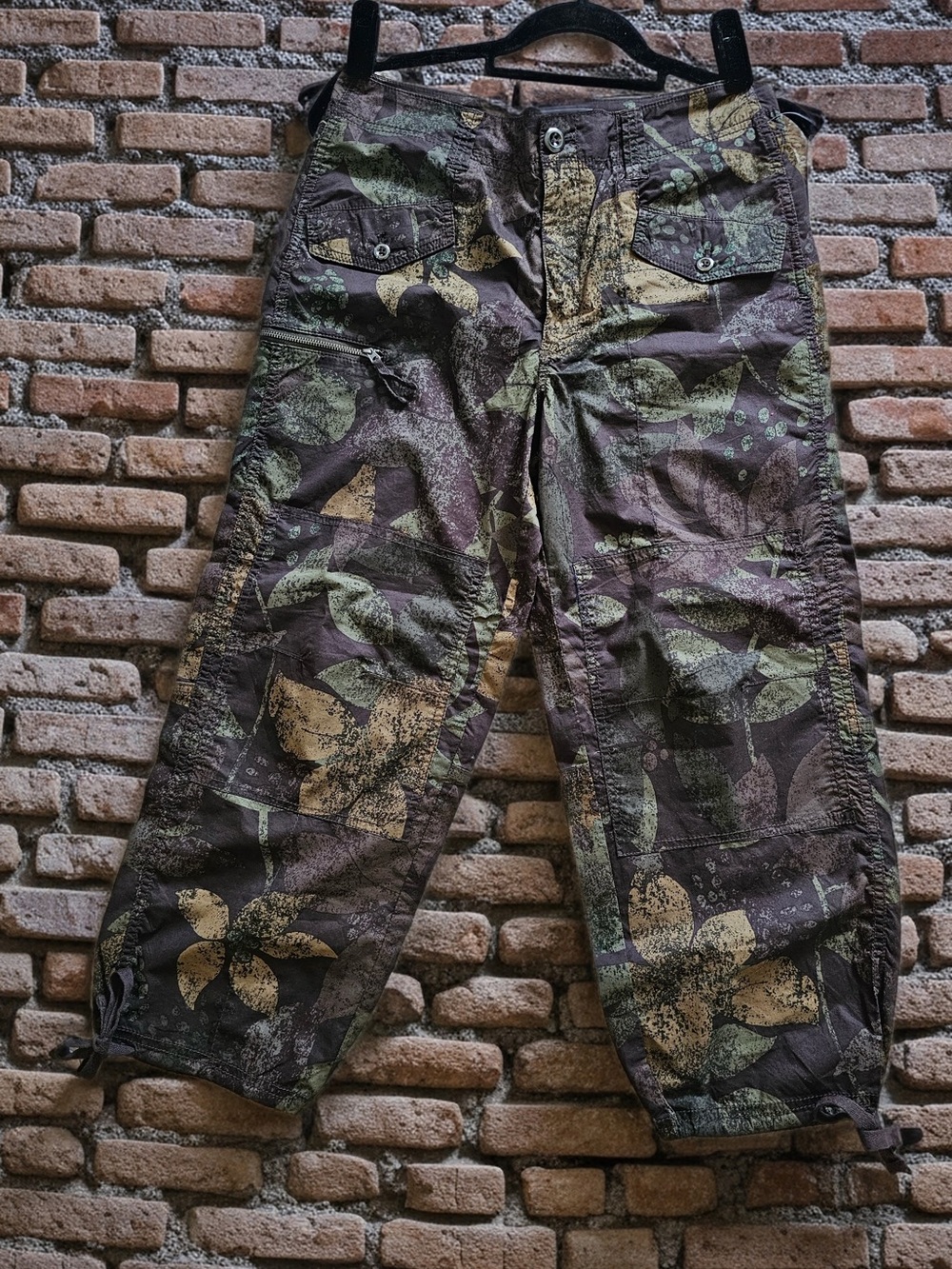 WomenAnthropologie Floral Cargo Cropped Pants Size 27 NWT Utility Drawstring Hem